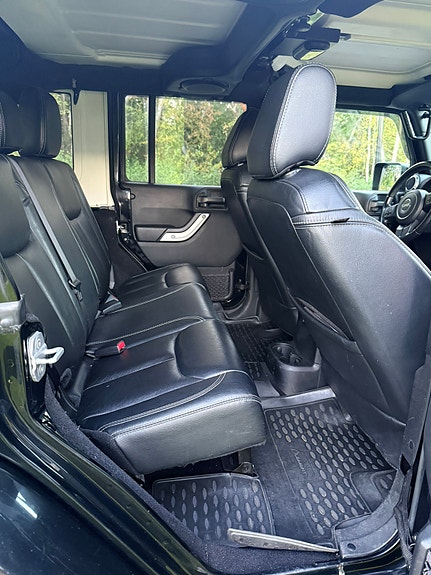 Jeep Wrangler 8 of 14