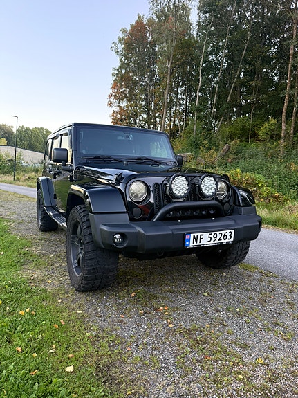 Jeep Wrangler 2 of 14