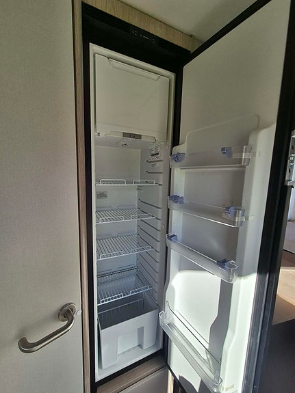 Bürstner Premio Life 425 Perfekt til EL-bil / Stort kjøleskap / Mover 9 of 20