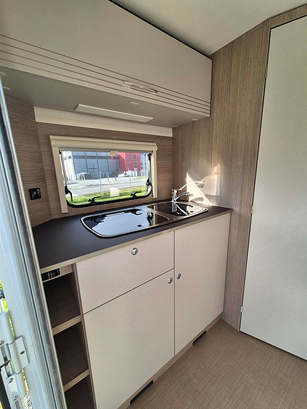 Bürstner Premio Life 425 Perfekt til EL-bil / Stort kjøleskap / Mover 7 of 20