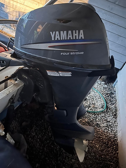River 350 med Yamaha 15 4-takt selges 2 of 5