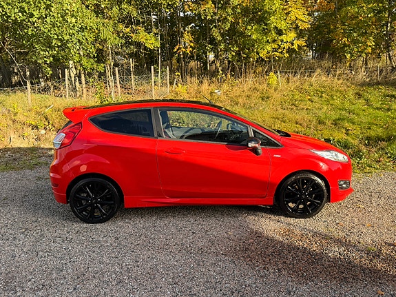 Ford Fiesta 2 of 9