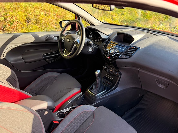 Ford Fiesta 5 of 9
