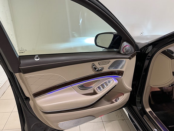 Mercedes-Benz S63 23 of 30