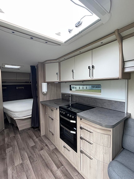 KABE Royal 600 XL KS HØSTKAMPANJE! ALDE/ MARKISE/ AUT.STIGTRINN MM. 9 of 28
