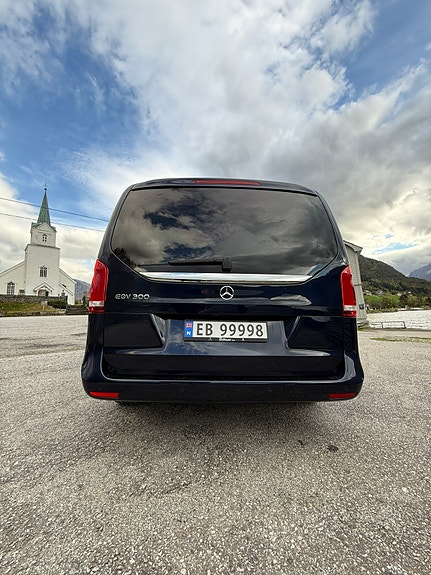 Mercedes-Benz EQV300 13 of 30