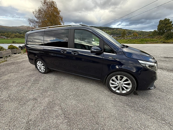 Mercedes-Benz EQV300 9 of 30