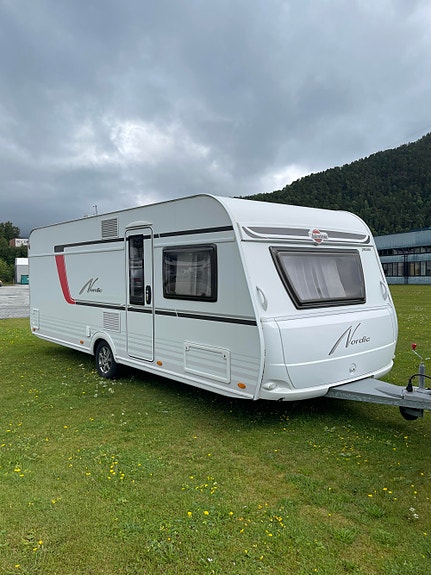 Bürstner Averso Nordic 580 TS HØSTKAMPANJE! Lyst skinn / skapseng / Dusj 2 of 25