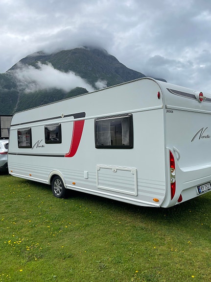 Bürstner Averso Nordic 580 TS HØSTKAMPANJE! Lyst skinn / skapseng / Dusj 5 of 25