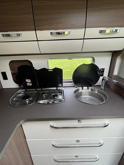 Bürstner Averso Nordic 580 TS HØSTKAMPANJE! Lyst skinn / skapseng / Dusj 13 of 25