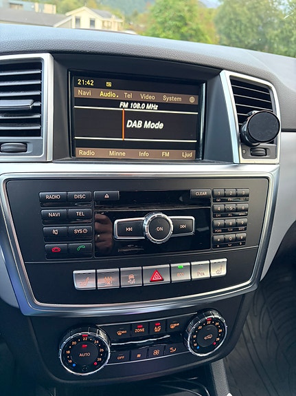 Mercedes-Benz ML250 30 of 30