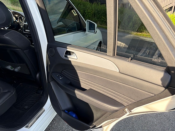 Mercedes-Benz ML250 16 of 30