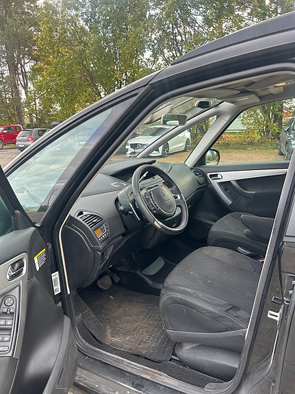 Citroen Grand C4 Picasso 23 of 30