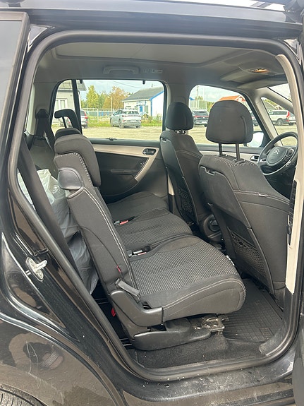 Citroen Grand C4 Picasso 26 of 30
