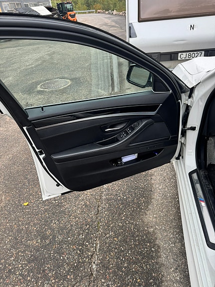 BMW 525d 14 of 30