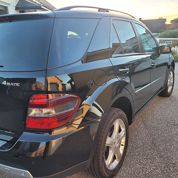 Mercedes-Benz ML280 7 of 30