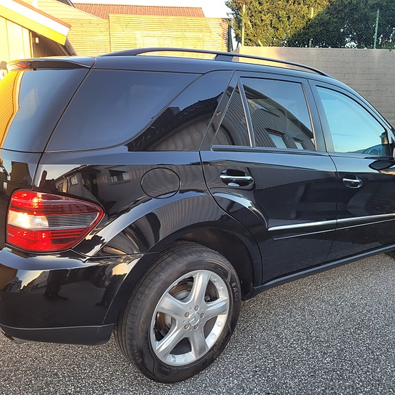 Mercedes-Benz ML280 4 of 30
