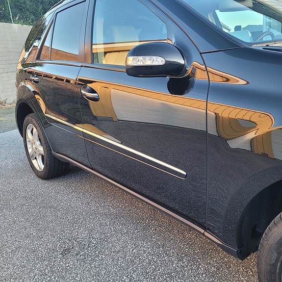 Mercedes-Benz ML280 22 of 30