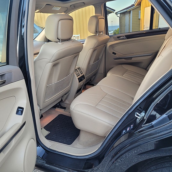 Mercedes-Benz ML280 11 of 30