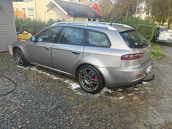 Alfa Romeo 159 2 of 8