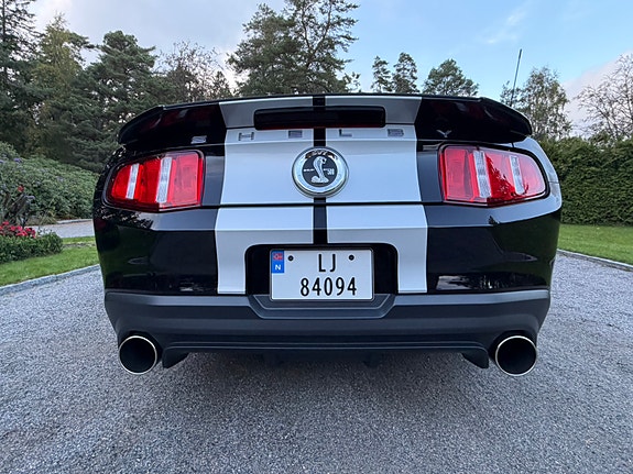 Ford Mustang 13 of 30