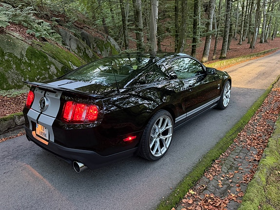 Ford Mustang 4 of 30