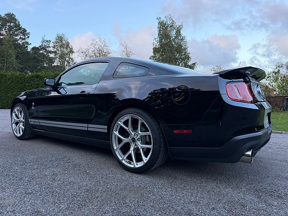 Ford Mustang 14 of 30