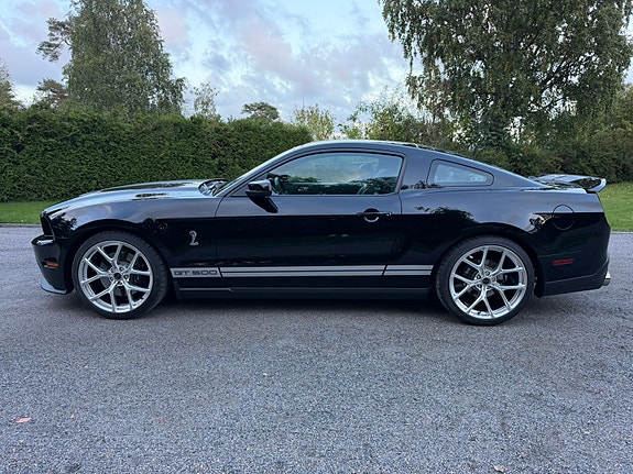 Ford Mustang 12 of 30
