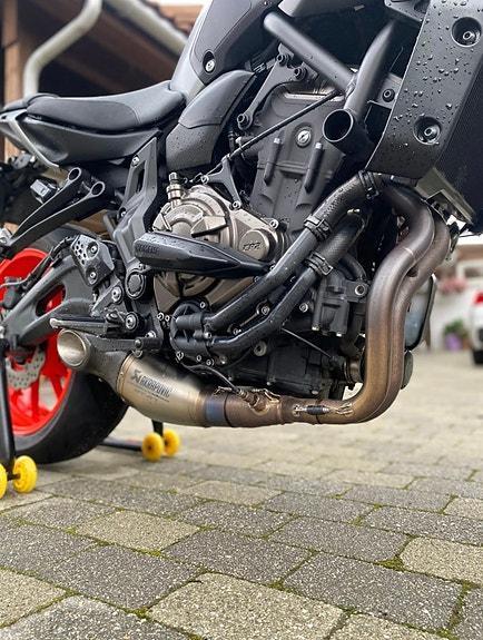 Yamaha MT-07 3 of 15