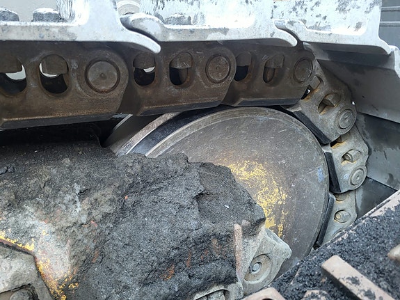Komatsu D375A 17 of 22