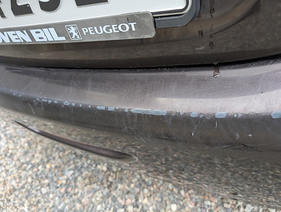 Peugeot 208 27 of 29