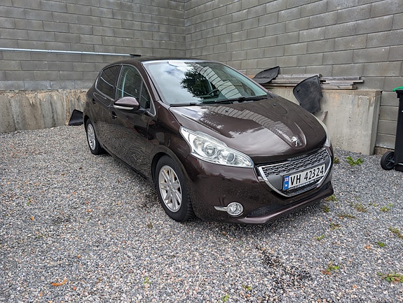 Peugeot 208 3 of 29