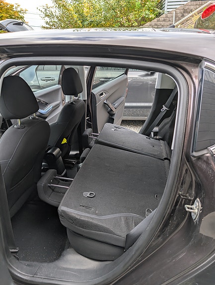 Peugeot 208 12 of 29