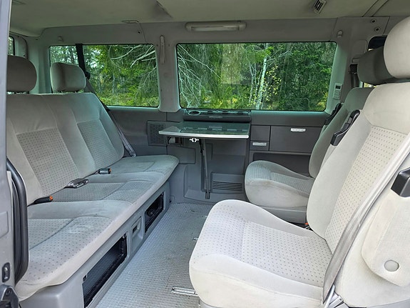 Volkswagen Caravelle 12 of 30