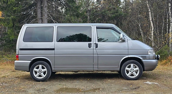 Volkswagen Caravelle 5 of 30
