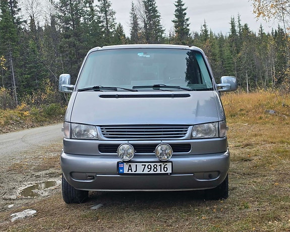 Volkswagen Caravelle 9 of 30