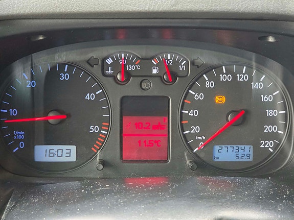 Volkswagen Caravelle 29 of 30