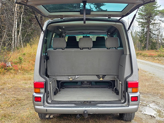 Volkswagen Caravelle 18 of 30