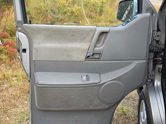 Volkswagen Caravelle 25 of 30