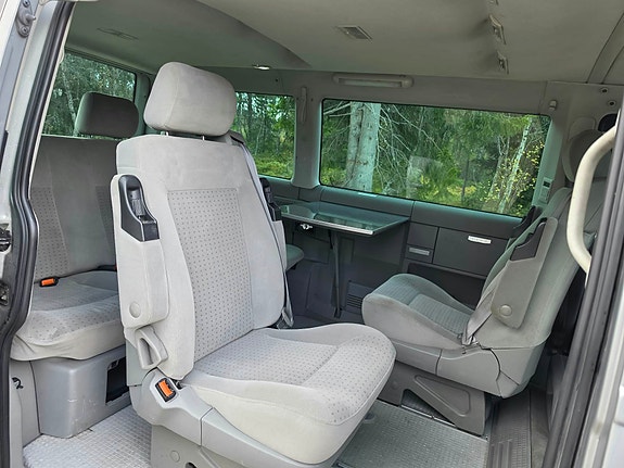 Volkswagen Caravelle 16 of 30