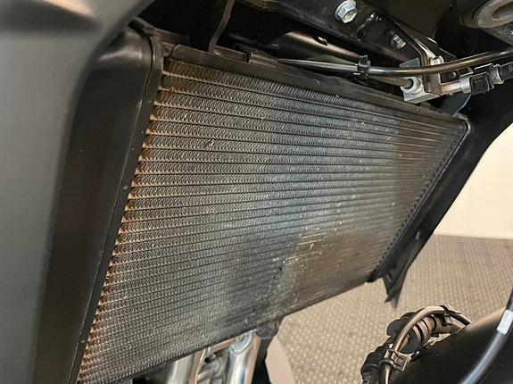 Suzuki GSR 750A Fighter 27 of 30