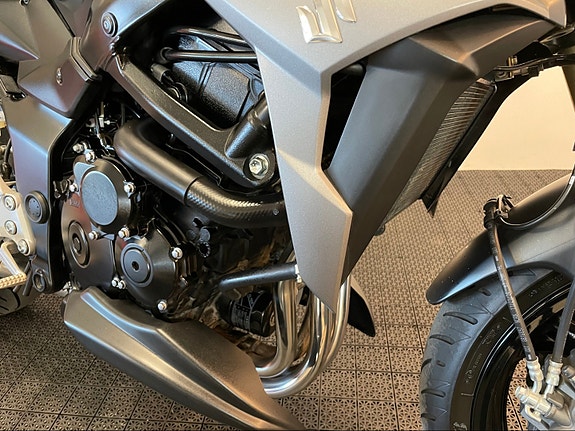 Suzuki GSR 750A Fighter 22 of 30