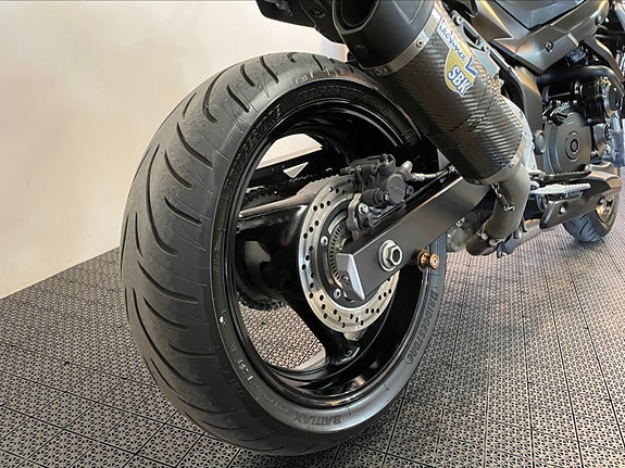 Suzuki GSR 750A Fighter 14 of 30
