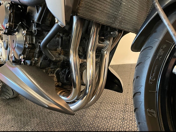 Suzuki GSR 750A Fighter 24 of 30