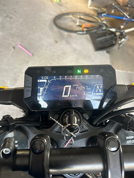 Honda CB 125 R 7 of 14
