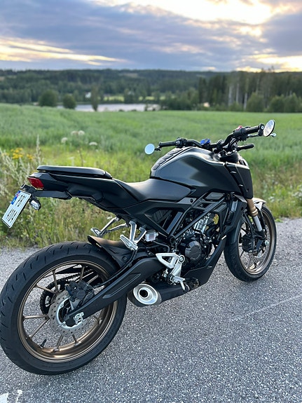 Honda CB 125 R 6 of 14