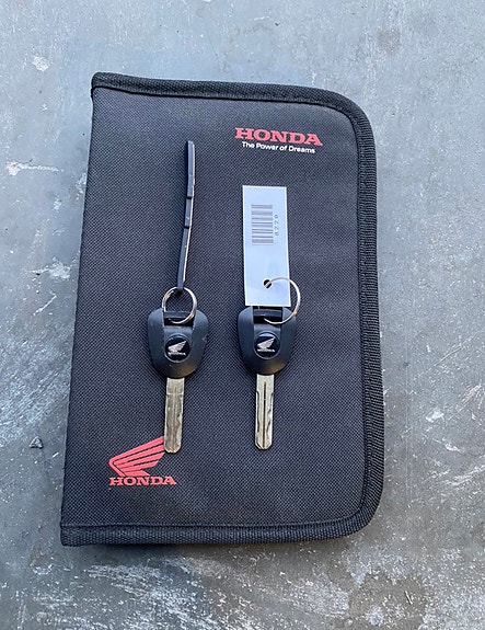 Honda CB 125 R 13 of 14