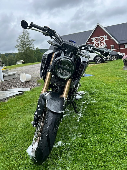 Honda CB 125 R 4 of 14