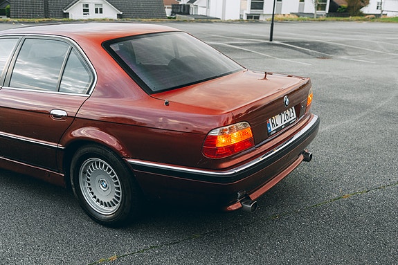 BMW 730i 17 of 30