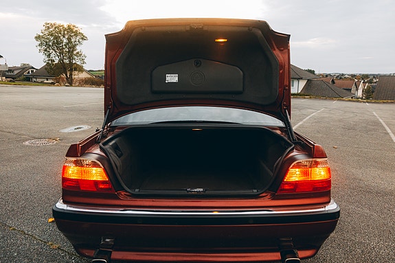 BMW 730i 24 of 30